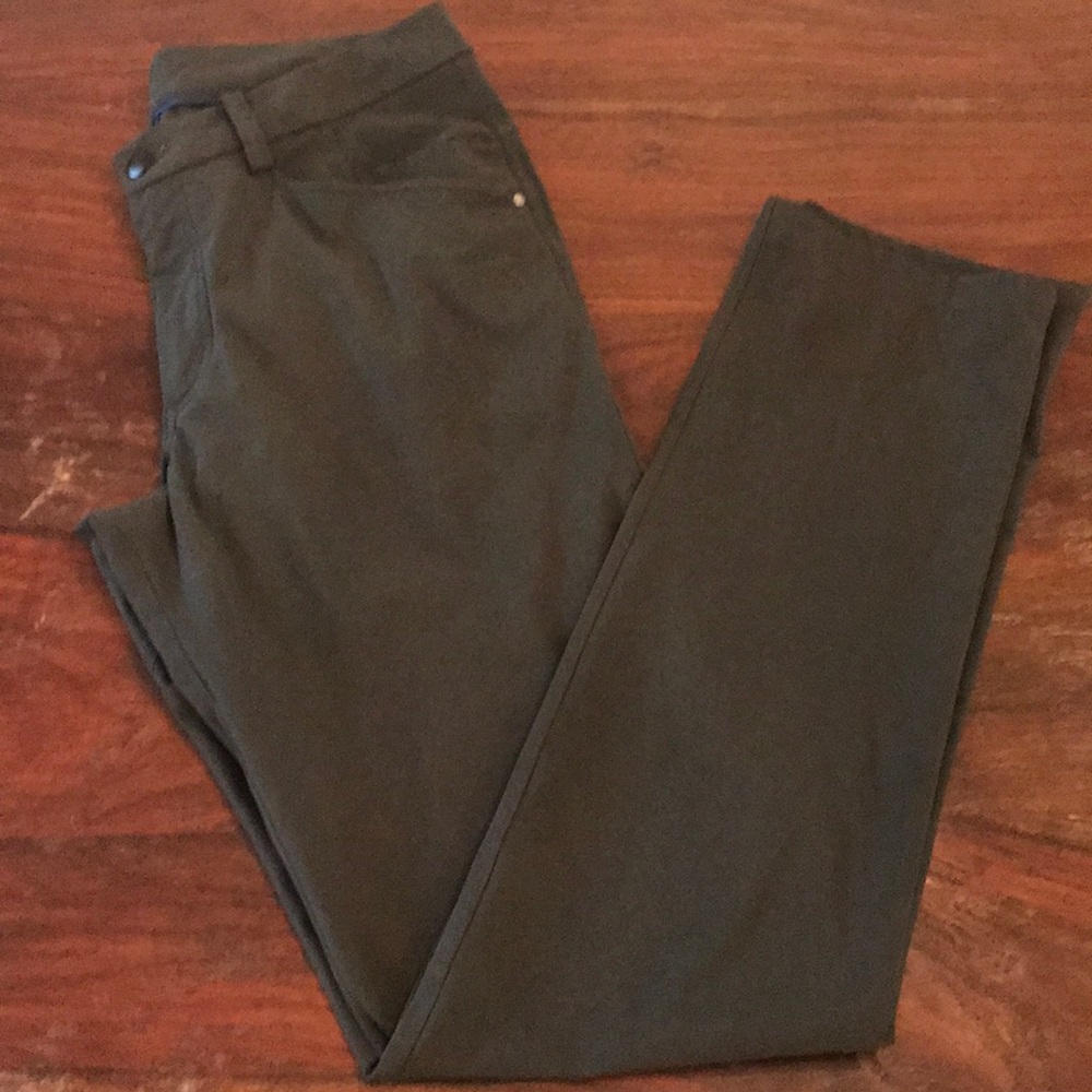 Men’s Lululemon ABC pant.